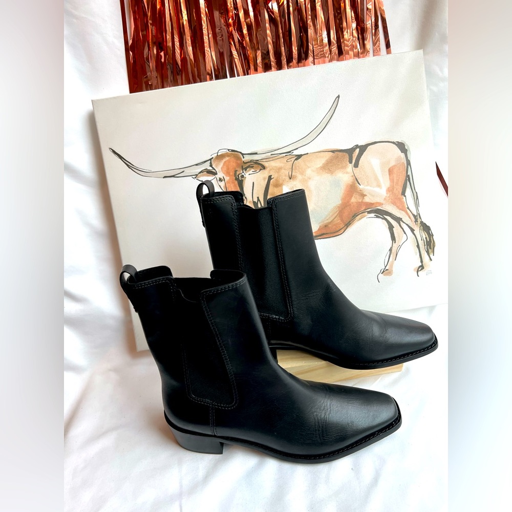 New! Tory Burch Chelsea Boots Size 7.5